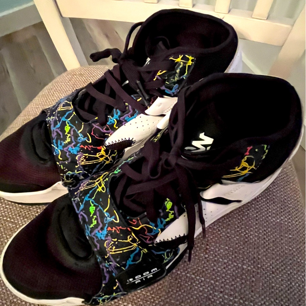 Men’s Nike zoom air basketball sneakers, size 13, like new!